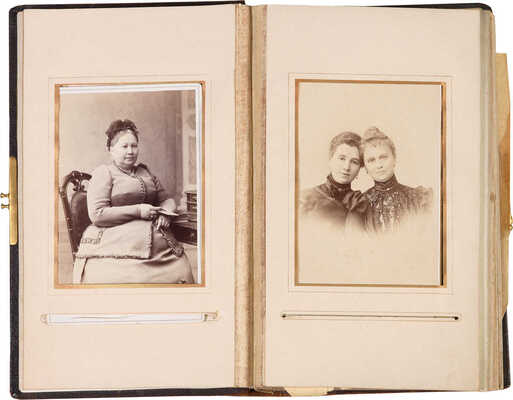 Неизвестный фотограф. Семейный альбом фотографий из архива художника Анатолия Алексеевича Толоконникова
